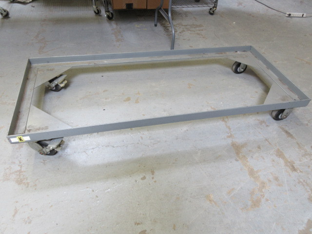 lot 135 image: STEEL HEAVY DUTY DOLLY