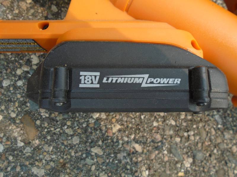 lot 4 image: Electric Trimmer