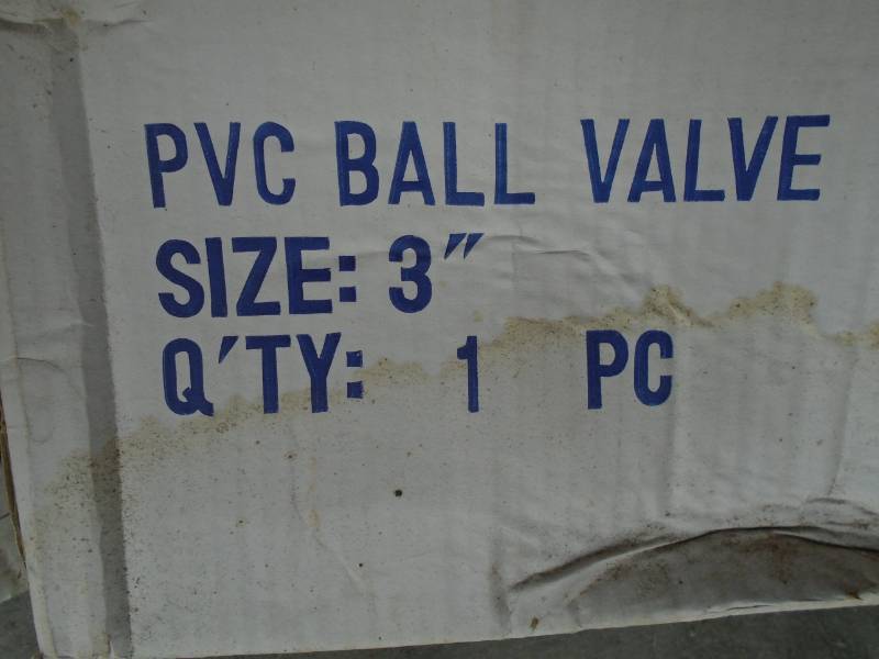lot 17 image: 3 PVC Ball Valve