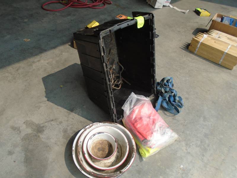 lot 22 image: Assorted Garage Items