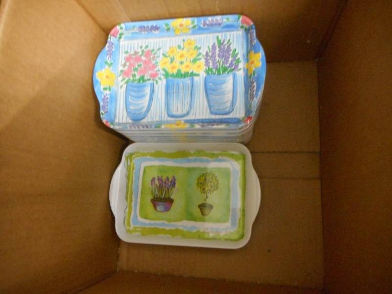 lot 12 image: Kitchenware