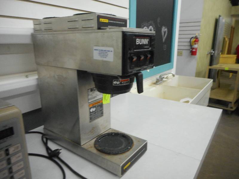 lot 10 image: Commercial Coffee Maker