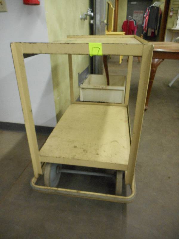 lot 17 image: Utility Cart