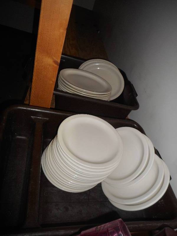 lot 18 image: Restaurant Plates