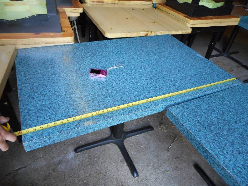 lot 28 image: Restaurant Tables
