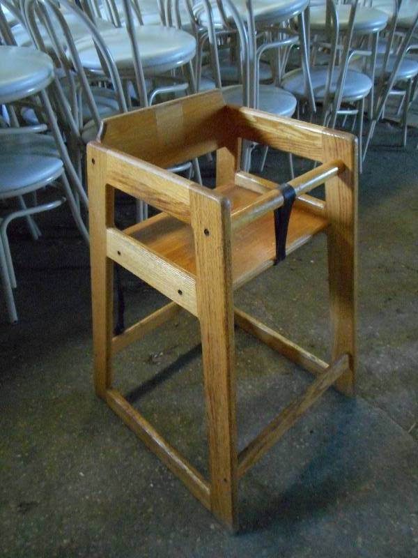 lot 23 image: Highchair