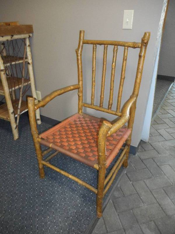 lot 3 image: Chair