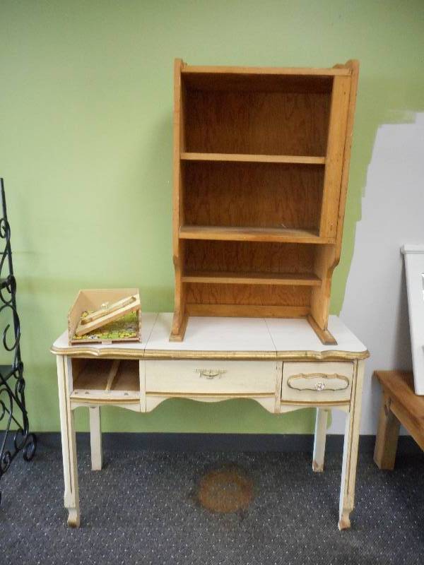 lot 13 image: Furniture Re-Purposing Lot