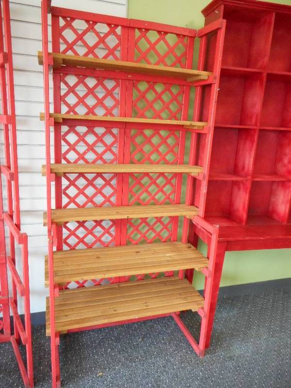 lot 17 image: Red Lattice Stand With Wooden Shelves
