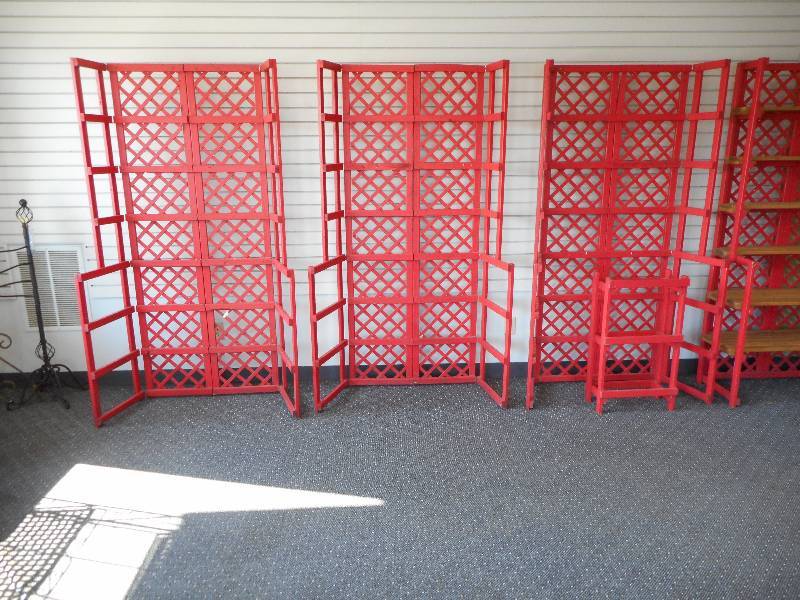lot 18 image: Red Lattice Stands