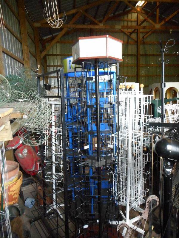 lot 113 image: Display Racks