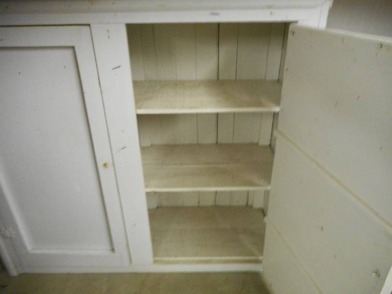 lot 64 image: Cabinet