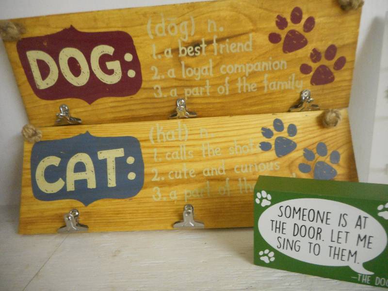 lot 94 image: Pet Accessories