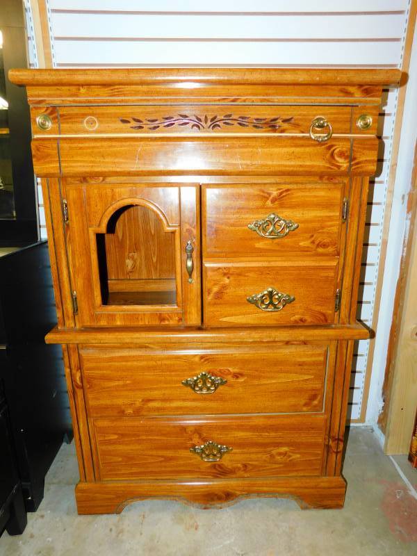 Dresser With Three Drawers Two Doors Star Wars Jewelry And