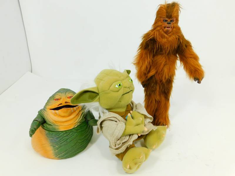 lot 61 image: Three Star Wars Characters--Aliens