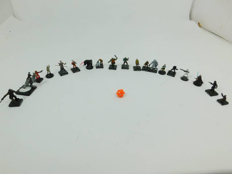 lot 72 image: Miscellaneous Small Star Wars Figures With Stands