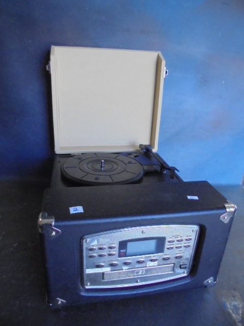 lot 2 image: Portable Turntable, CD, AMFM Tuner