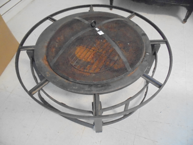 lot 7 image: Metal Fire Pit
