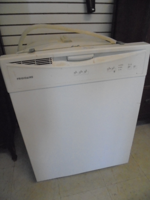 lot 14 image: Frigidaire Dishwasher
