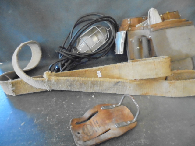 lot 28 image: Craftsman Carpenter Apron, Shop Light and MORE