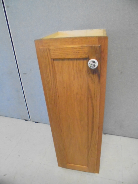 lot 41 image: Oak cupboard