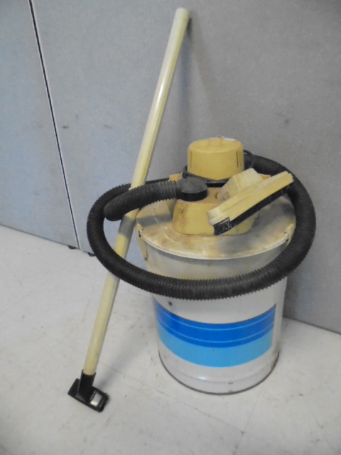 lot 57 image: WetDry Shop-Vac