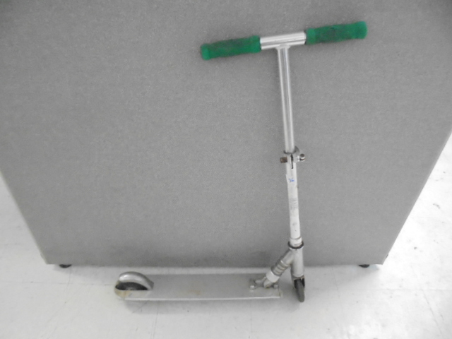 lot 36 image: Blade Scooter