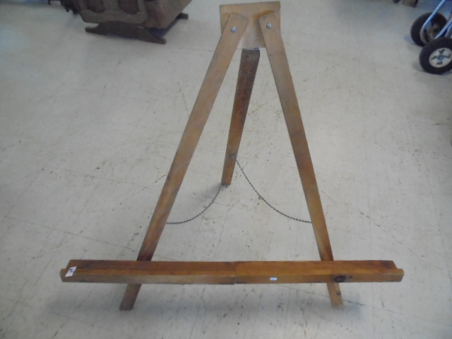 lot 64 image: Artist Easel