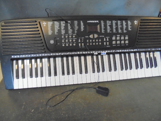 lot 84 image: Electric Piano Keyboard