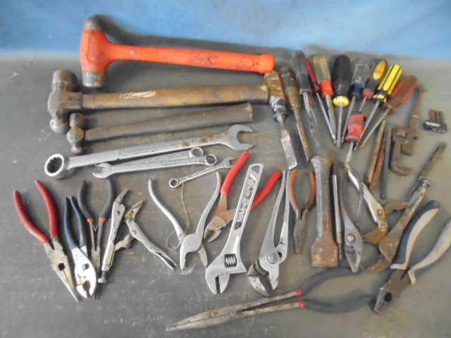 lot 98 image: Tools