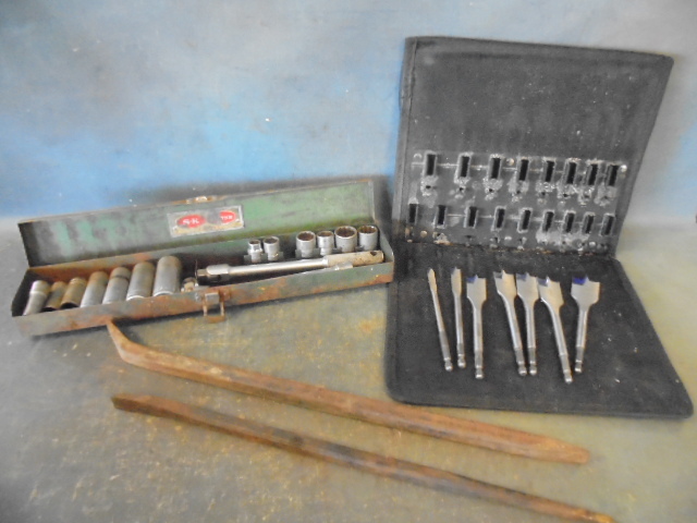 lot 99 image: Tools