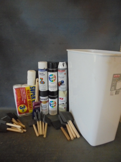lot 117 image: Painting Supplies