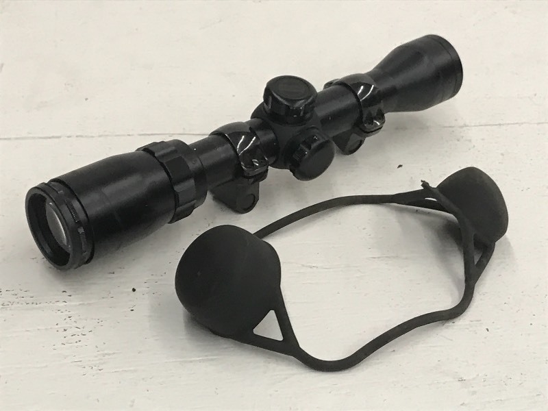 lot 17 image: Bushnell Wide-Ange Rifle Scope ...