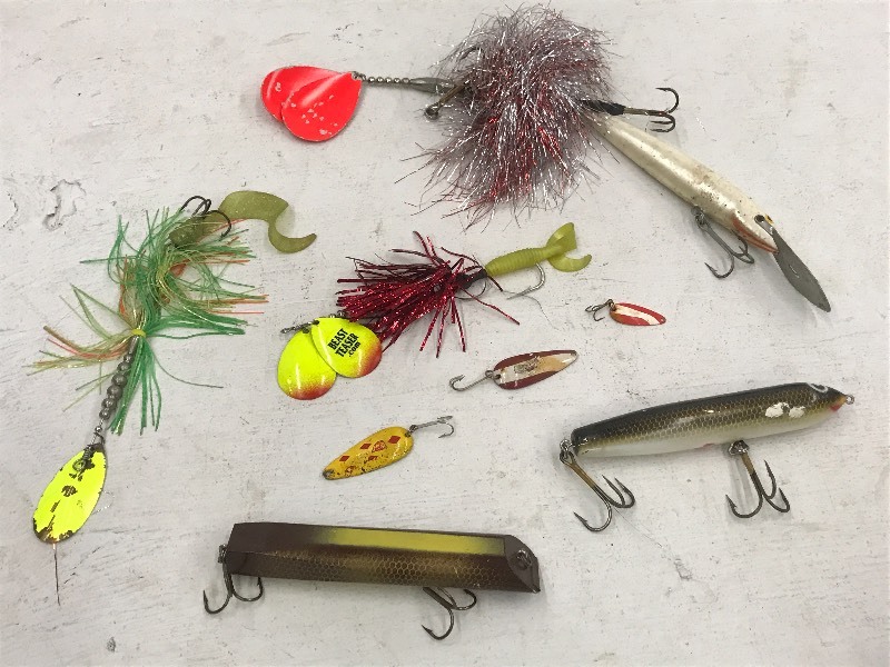 lot 23 image: Lot Of Assorted Muskie Lures ...