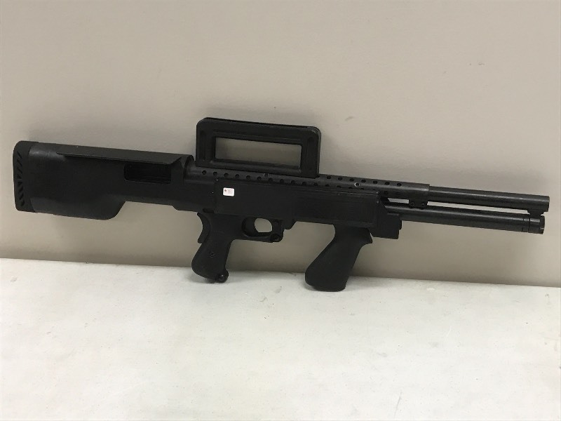 lot 11 image: Mossberg 12gauge Shotgun