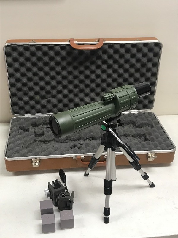 lot 25 image: Bushnell Spotting Scope Set