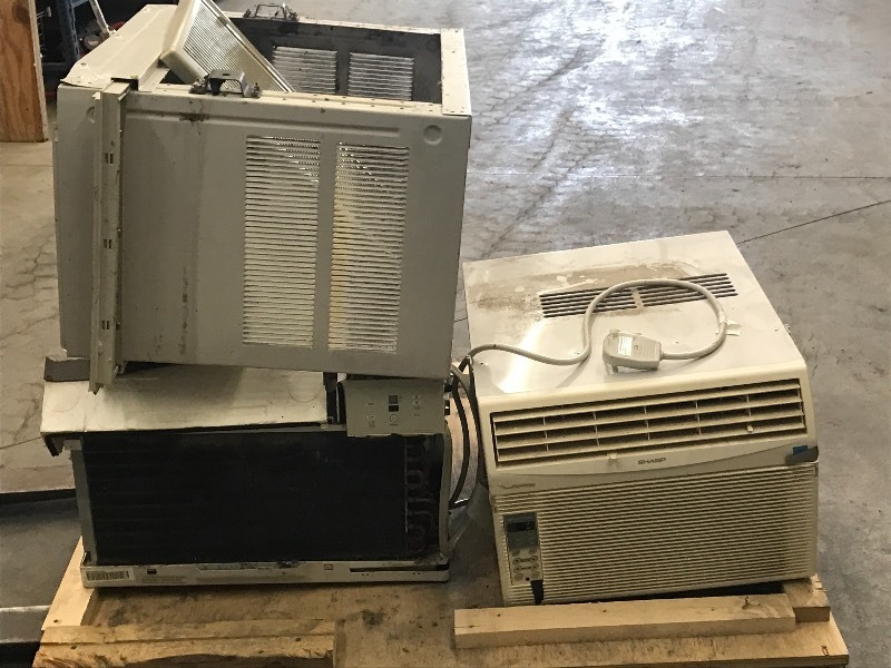 lot 13 image: (2) Air Conditioner Units