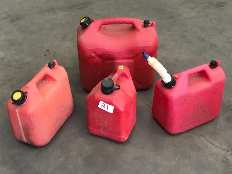 lot 21 image: (4) Plastic Gas Cans