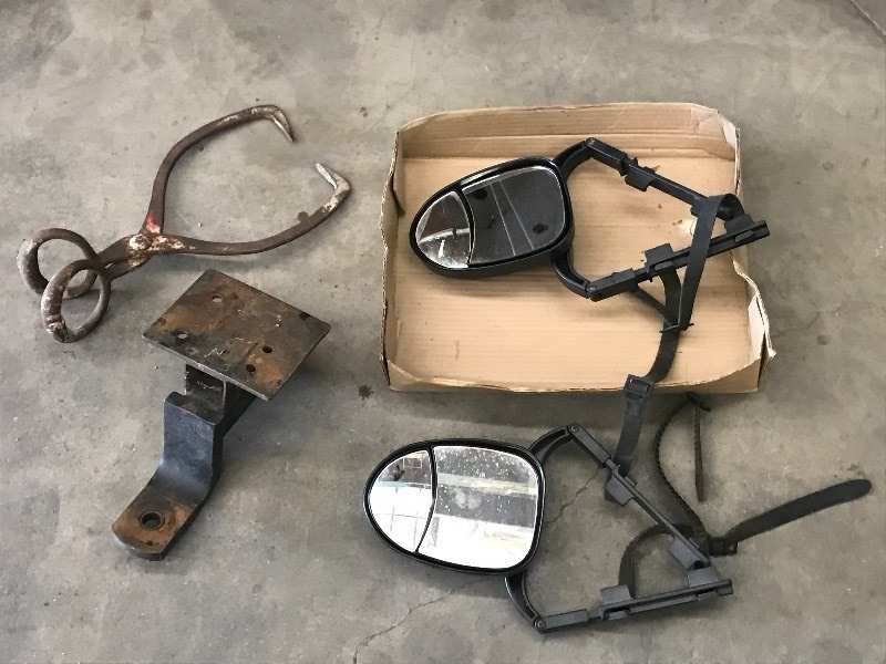 lot 37 image: Mirror Extensions, Bumper Hitch, Tongs