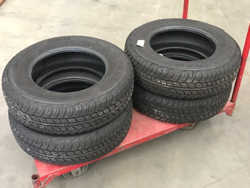 lot 38 image: (4) Dunlop Car Tires