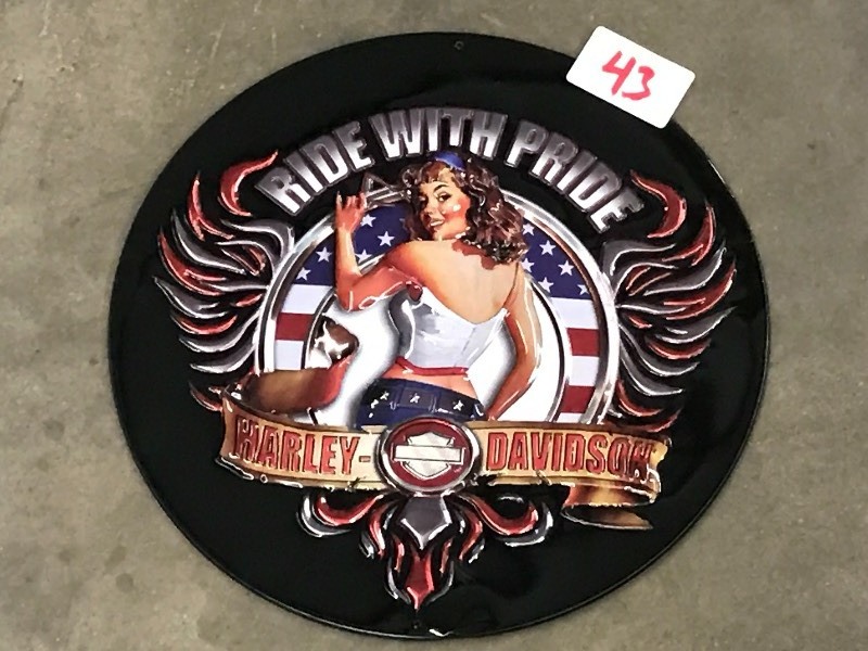 lot 43 image: Harley Davidson Tin Sign