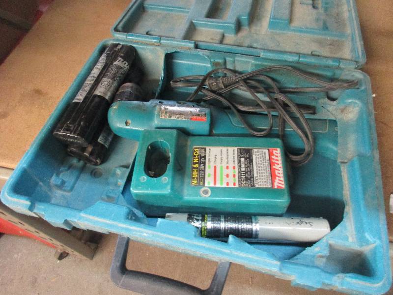 lot 27 image: Makita Drill