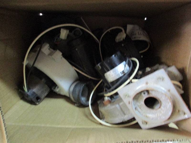 lot 142 image: Blower Motors