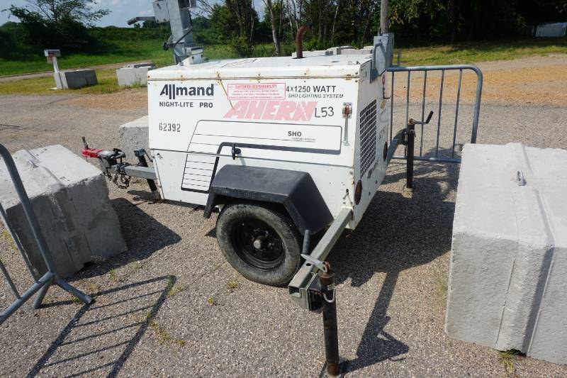 lot 23 image: Allmand Night Light Pro Tow Behind Portable Light Tower