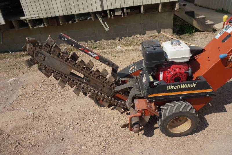 lot 17 image: Ditch Witch Model 1030 Walk Behind Trencher
