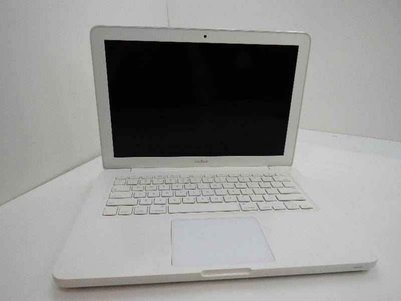 MackBook 2010 Unibody LapTop computer with High Sierra operating system