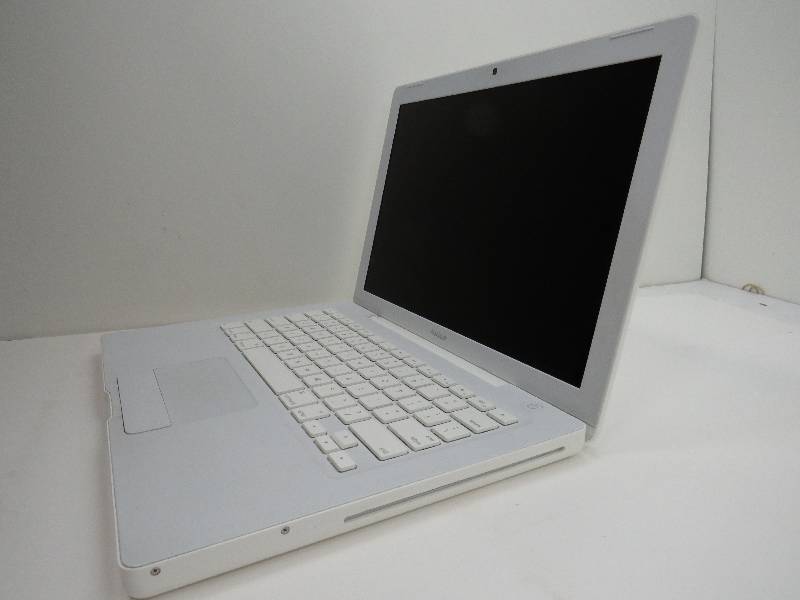 MacBook 2009  Laptop computer with OS X 10.11