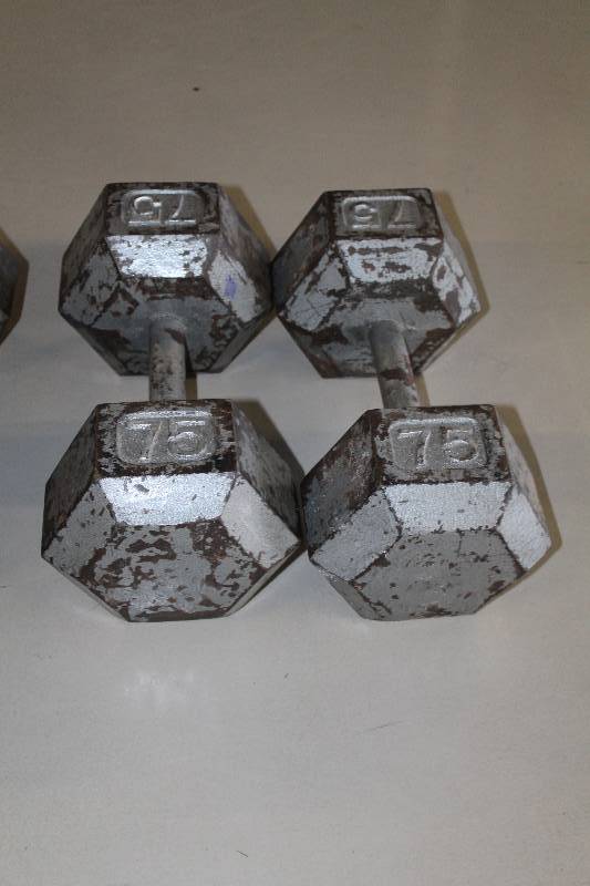lot 266 image: Lot of (2) 75lb. Dumbbells