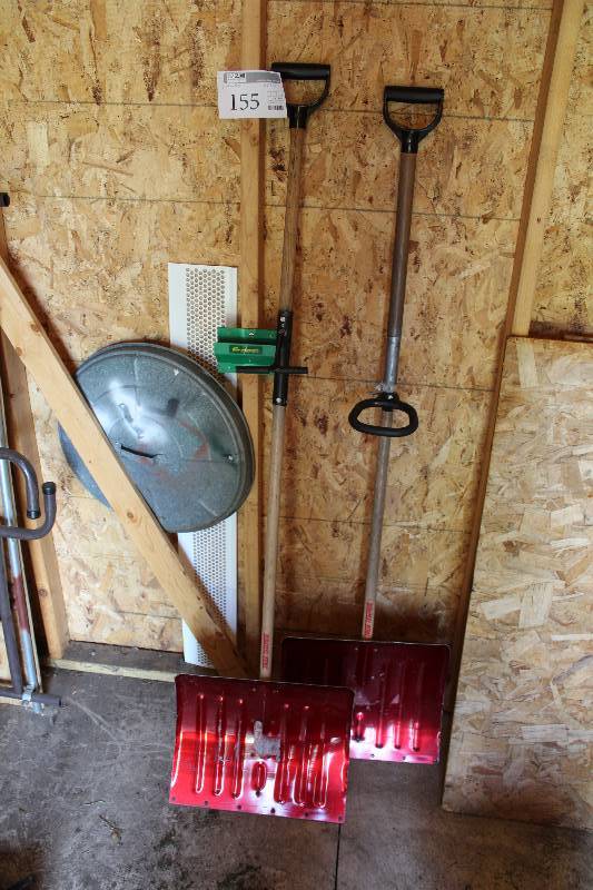 lot 155 image: Lot of (2) Snow Shovels