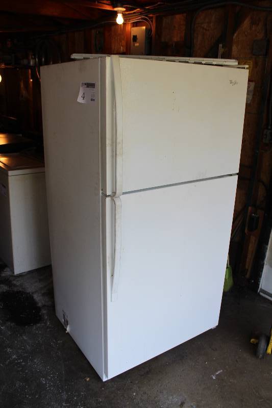 lot 4 image: 2012 Whirlpool Refrigerator Freezer